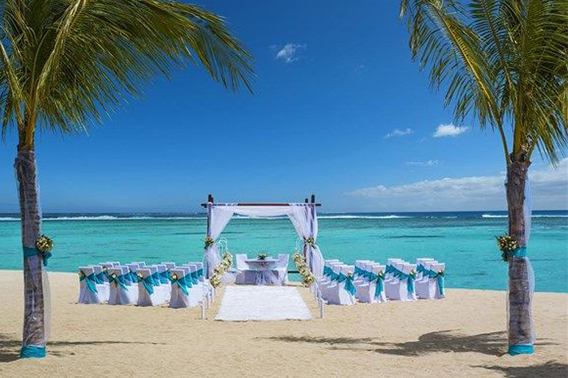 <a href="https://bespokeweddingsabroad.com/contact/">Beach Wedding</a>